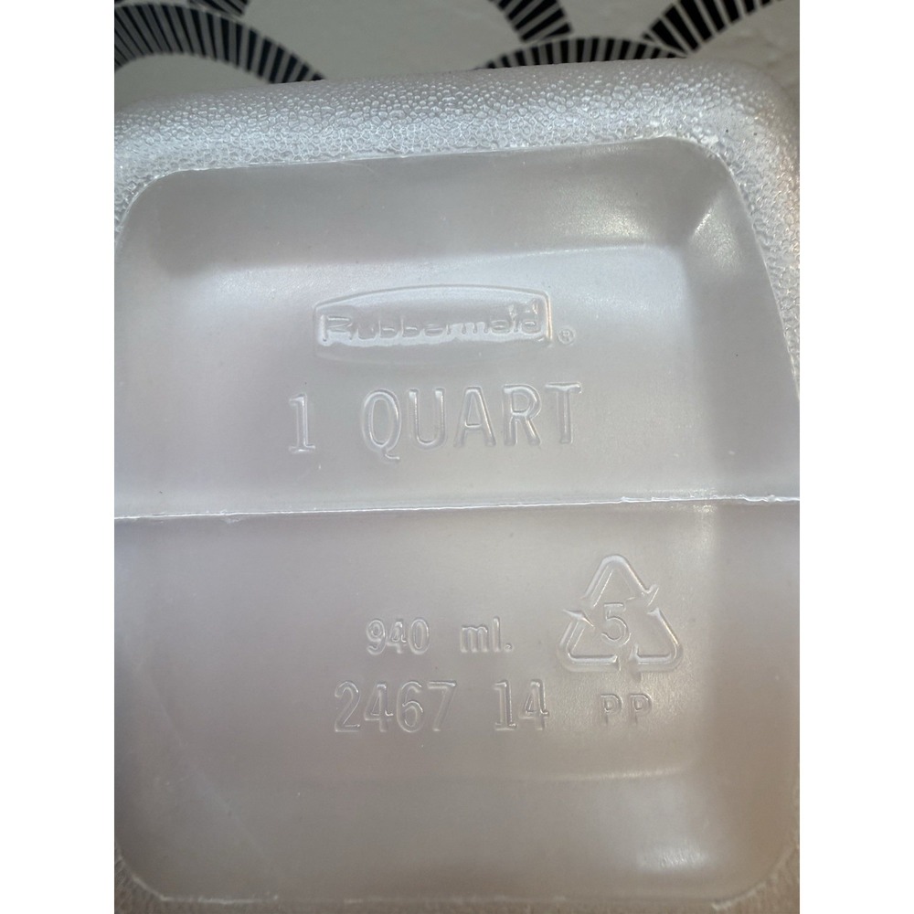 2x Rubbermaid 1 Qt 32 Oz Servin' Saver Mixermate Bottles Containers Flip Top USA - Picture 6 of 6